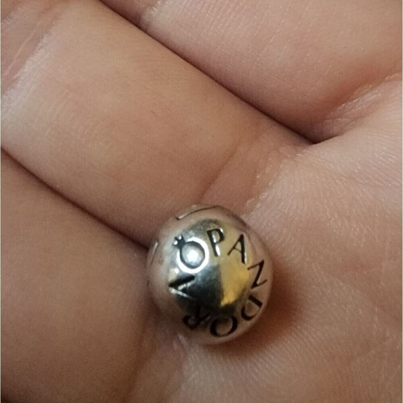 Pandora Unique Moments 925 sterling silver loving clip charm - Picture 3 of 3